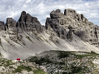 L’Alta Val Monfalcón di Forni in vista del Biv. Marchi-Granzotto